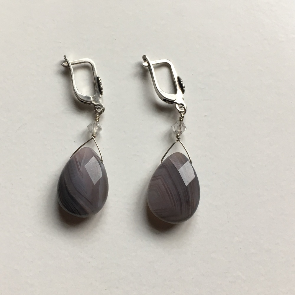 New-Beautiful Handmade Stone Earrings